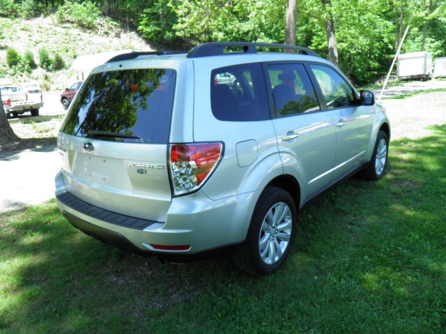 2011 Subaru Forester 2500hd 4x4 W/ Plow System