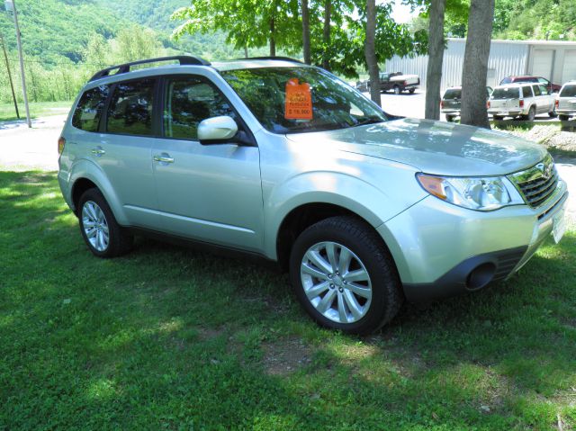 2011 Subaru Forester 2500hd 4x4 W/ Plow System