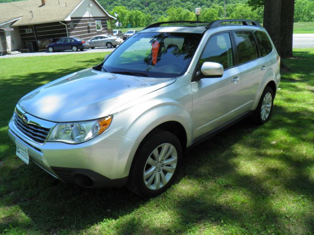 2011 Subaru Forester 2500hd 4x4 W/ Plow System