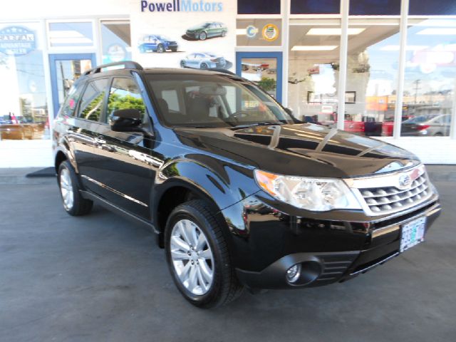 2013 Subaru Forester 2500hd 4x4 W/ Plow System