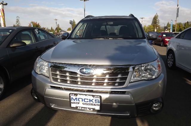 2013 Subaru Forester 2500hd 4x4 W/ Plow System