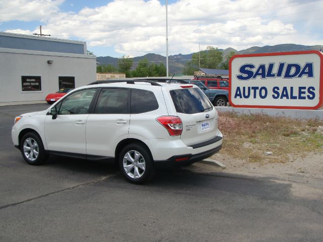 2015 Subaru Forester Ford F250 FX4 Lariat