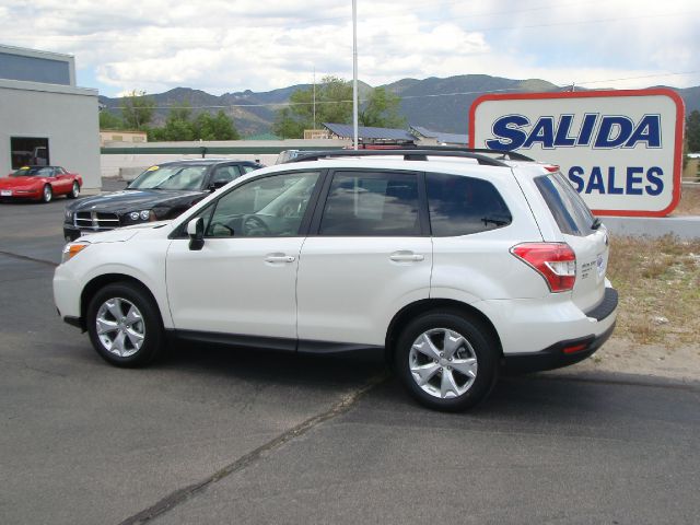 2015 Subaru Forester Ford F250 FX4 Lariat