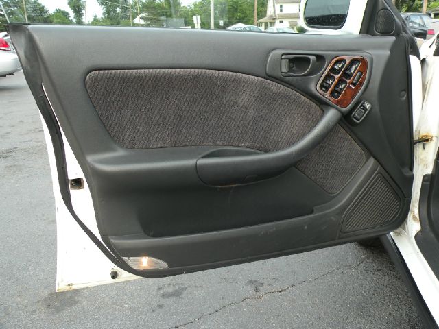 1997 Subaru Legacy Panel LS