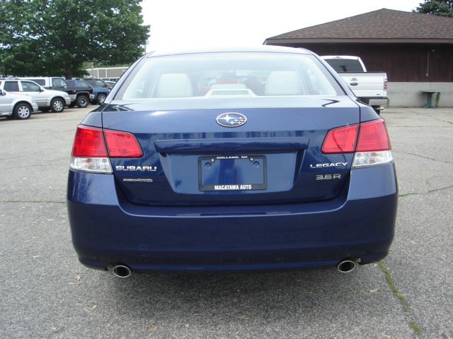 2010 Subaru Legacy LTZ 4X4 (marshalltown)