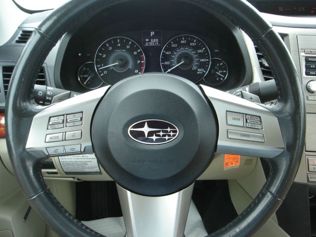 2010 Subaru Legacy LTZ 4X4 (marshalltown)