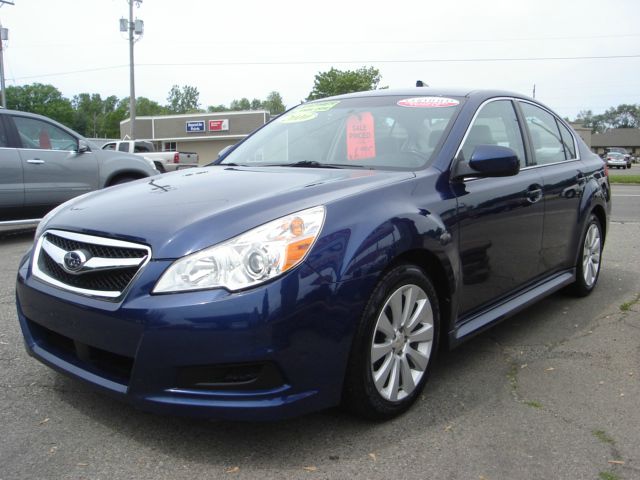 2010 Subaru Legacy LTZ 4X4 (marshalltown)