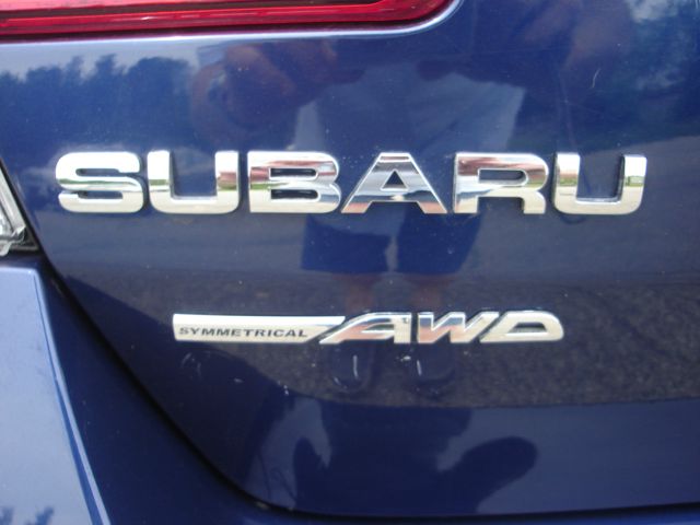 2010 Subaru Legacy LTZ 4X4 (marshalltown)