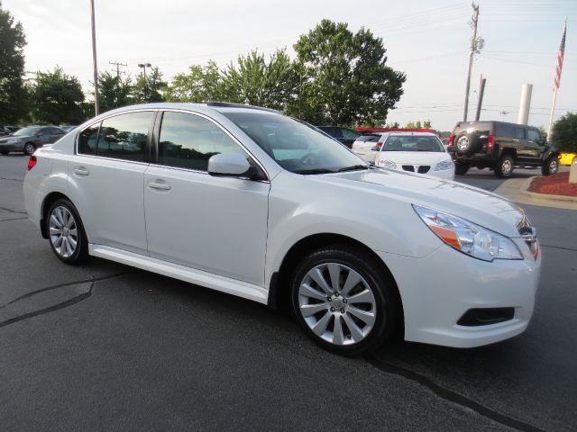 2010 Subaru Legacy LTZ 4X4 (marshalltown)