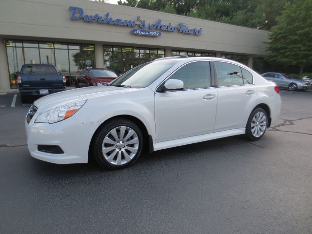 2010 Subaru Legacy LTZ 4X4 (marshalltown)