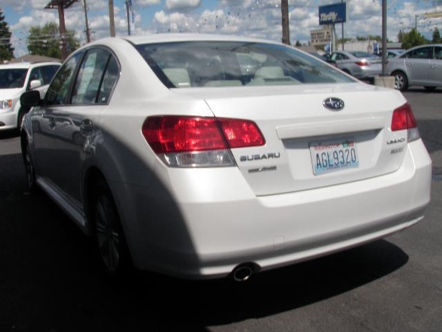 2011 Subaru Legacy Premium