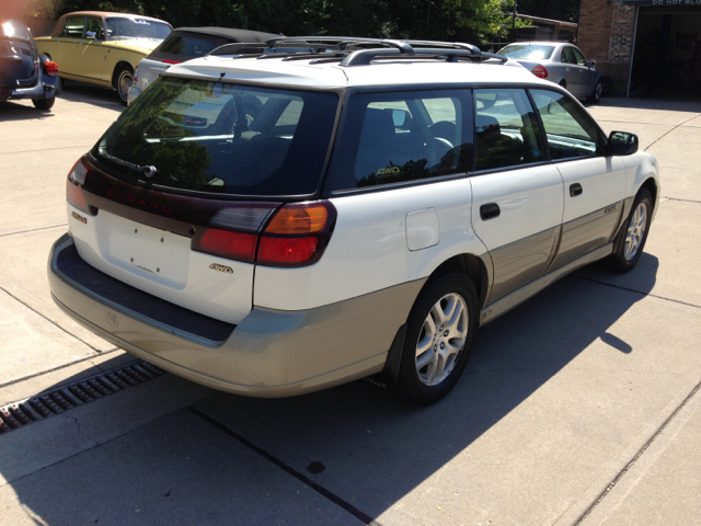 2000 Subaru Outback 143.5 LTZ