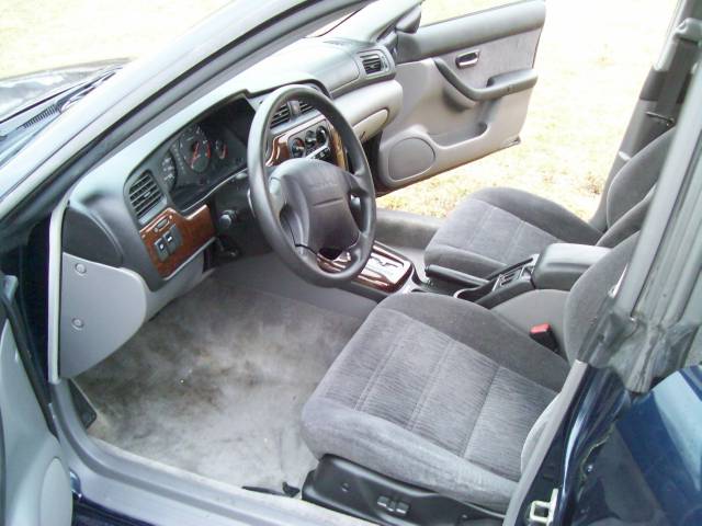 2000 Subaru Outback Base