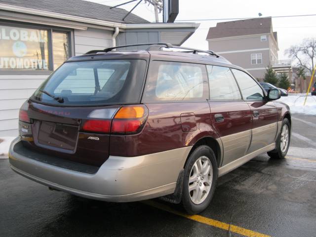 2000 Subaru Outback Base