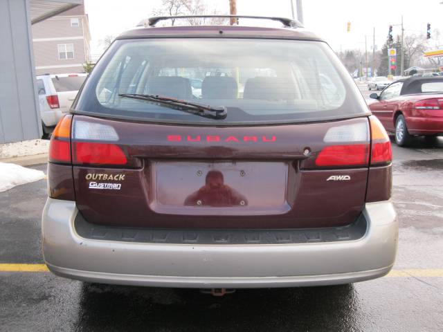 2000 Subaru Outback Base