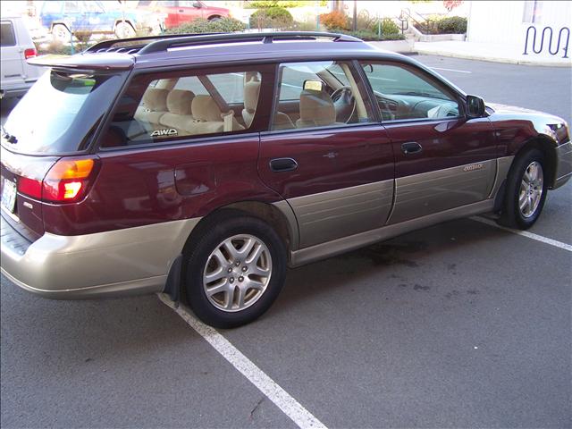 2000 Subaru Outback Base