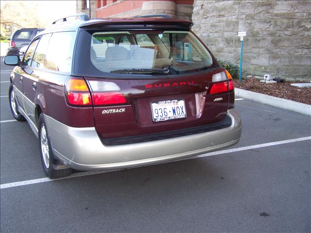 2000 Subaru Outback Base