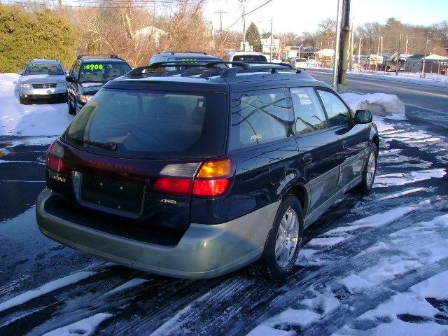 2000 Subaru Outback Base