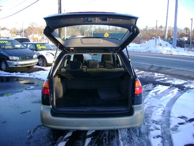 2000 Subaru Outback Base