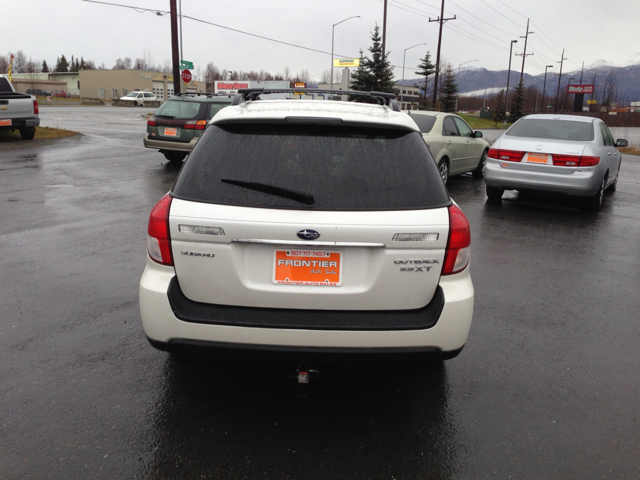 2009 Subaru Outback 323i Sedan