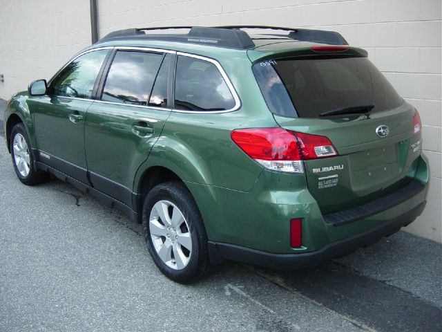 2010 Subaru Outback 2.3T Sedan 4D