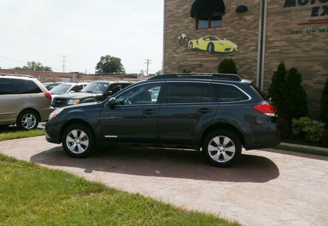 2010 Subaru Outback 2.3T Sedan 4D