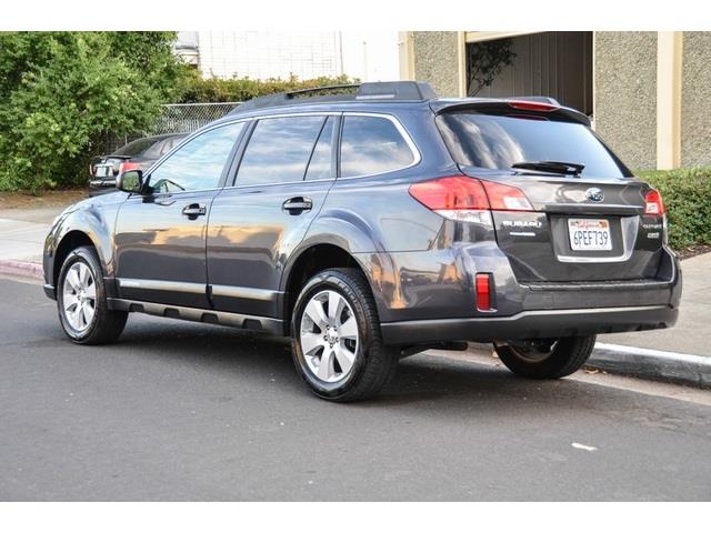 2011 Subaru Outback 2.3T Sedan 4D