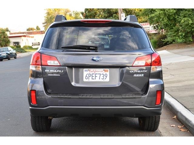 2011 Subaru Outback 2.3T Sedan 4D