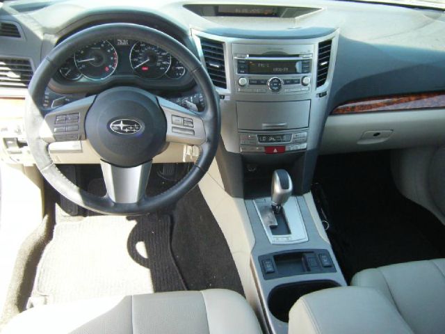 2011 Subaru Outback LTZ 4X4 (marshalltown)