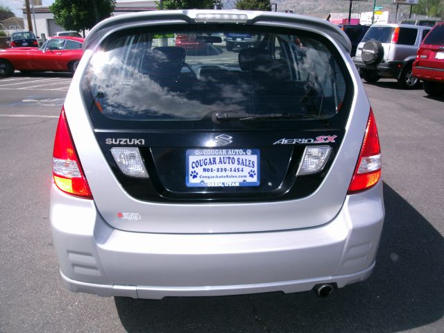 2003 Suzuki Aerio AWD, REAR DVD, Navigation, 3RD ROW, Mem/heat Seats