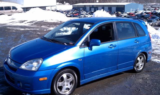 2004 Suzuki Aerio AWD, REAR DVD, Navigation, 3RD ROW, Mem/heat Seats