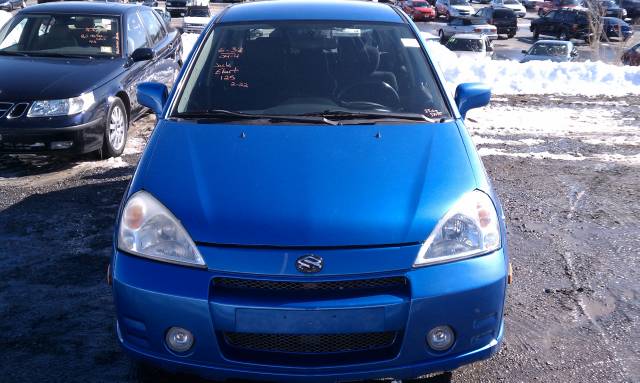 2004 Suzuki Aerio AWD, REAR DVD, Navigation, 3RD ROW, Mem/heat Seats