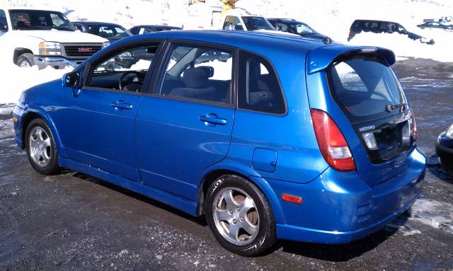 2004 Suzuki Aerio AWD, REAR DVD, Navigation, 3RD ROW, Mem/heat Seats