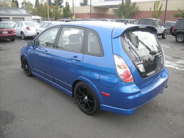 2005 Suzuki Aerio AWD, REAR DVD, Navigation, 3RD ROW, Mem/heat Seats