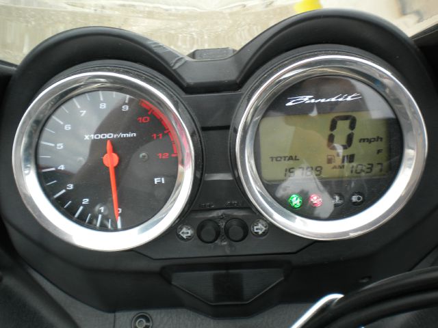 2007 Suzuki Bandit 2002 Toyota XLE