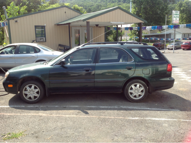 2000 Suzuki Esteem Wagon S Sedan