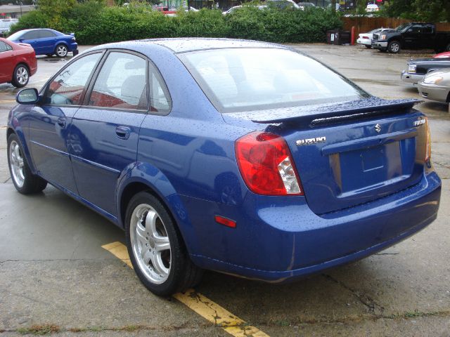 2005 Suzuki Forenza XR