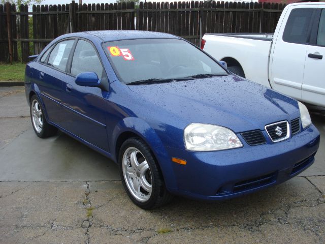 2005 Suzuki Forenza XR