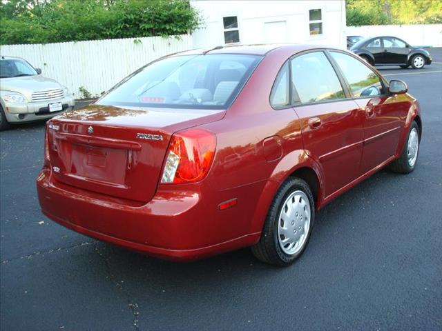 2005 Suzuki Forenza XR