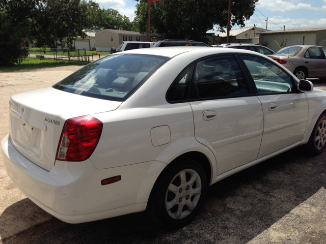 2005 Suzuki Forenza XR