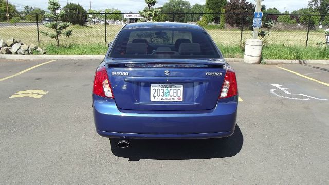 2005 Suzuki Forenza XR