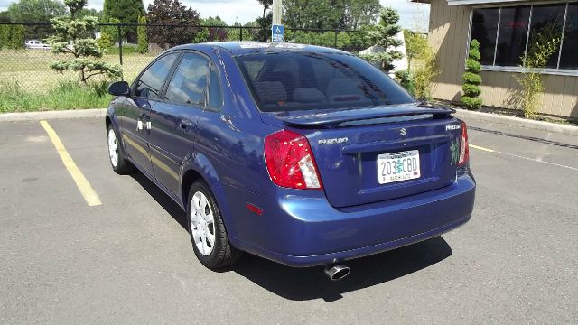 2005 Suzuki Forenza XR