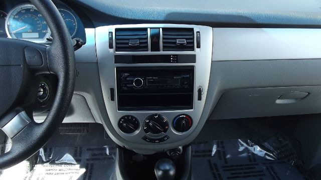 2005 Suzuki Forenza XR