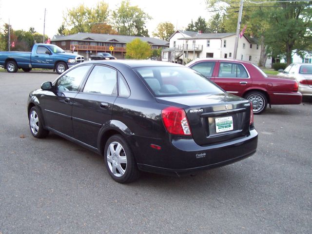 2005 Suzuki Forenza XR