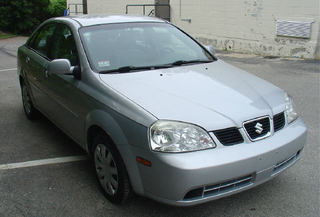 2005 Suzuki Forenza XR