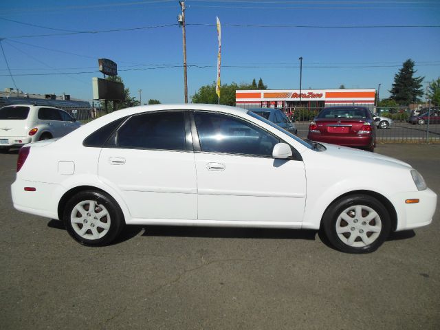 2005 Suzuki Forenza XR