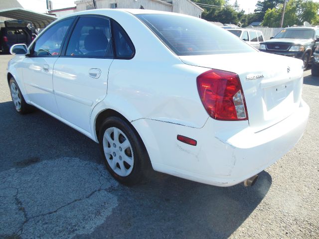 2005 Suzuki Forenza XR