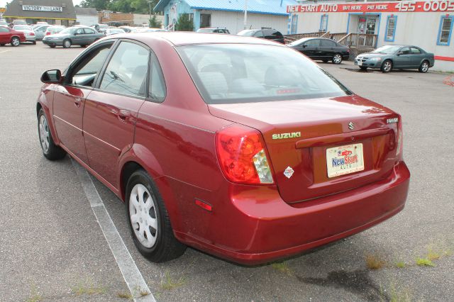 2005 Suzuki Forenza XR