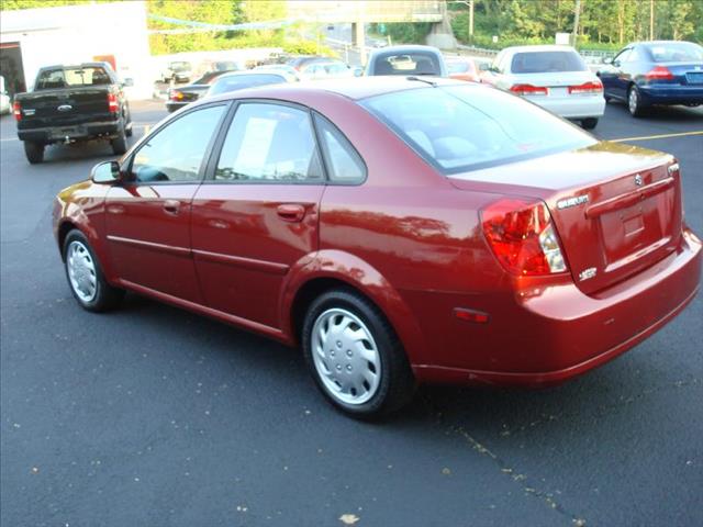 2005 Suzuki Forenza XR