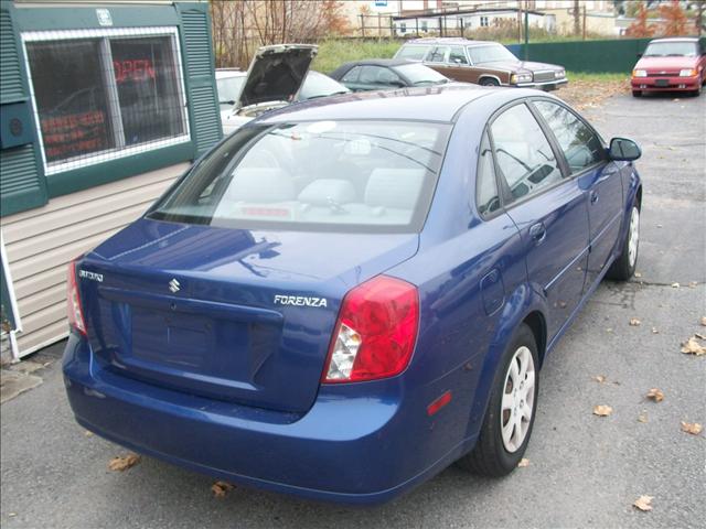 2005 Suzuki Forenza XR